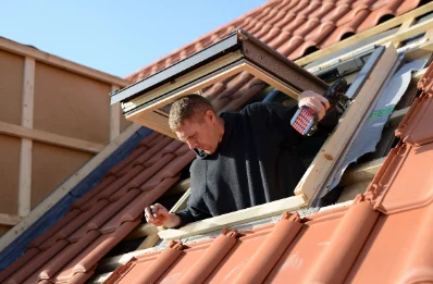 Pose de fenêtres de toit Velux à Trélévern